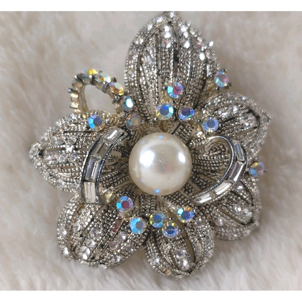 Vintage Rhinestone Flower Brooch‎ Faux Pearl Center Silver Tone AB Crystal Pin
